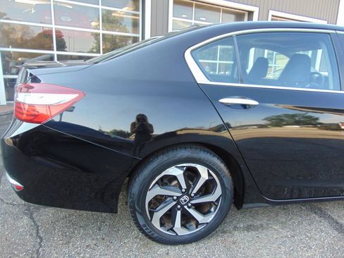 Used 2016 Honda Accord EX image 14
