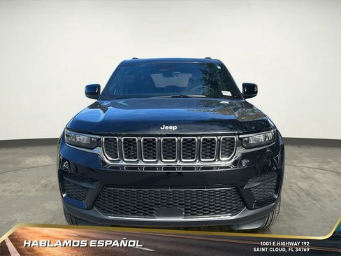 Used 2025 Jeep Grand Cherokee Laredo X w/ Luxury Tech Group I image 9