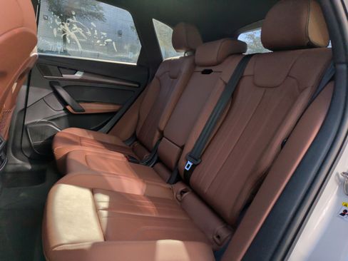 Used 2024 Audi Q5 e Premium Plus w/ Premium Plus Package image 31