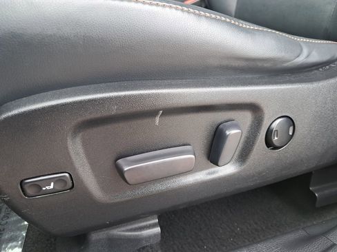 Certified 2017 Toyota Highlander XLE image 17