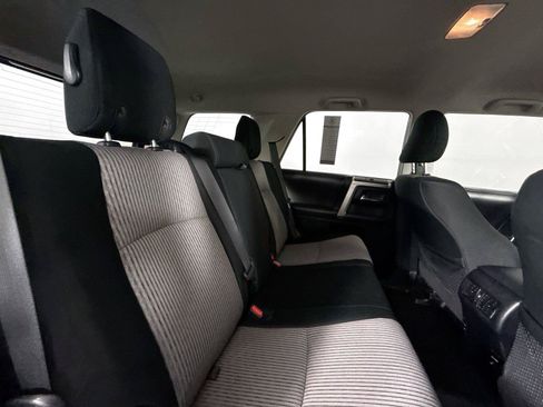 Used 2017 Toyota 4Runner SR5 AWD/4WD image 37