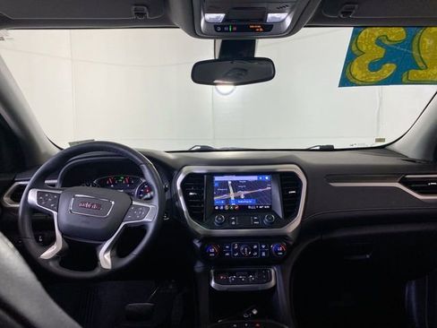 Used 2023 GMC Acadia SLT w/ Preferred Package image 10