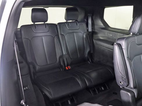 Used 2021 Jeep Grand Cherokee L Overland w/ Luxury Tech Group IV image 42