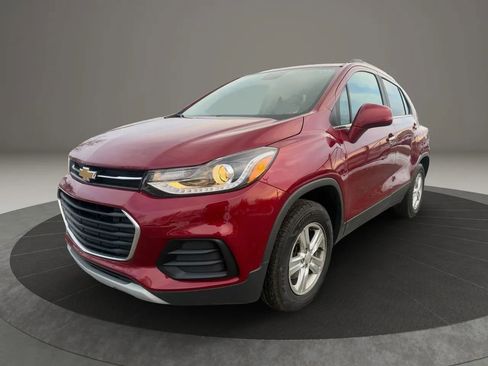 Used 2019 Chevrolet Trax LT w/ Driver Confidence Package image 1