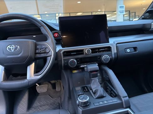 Used 2025 Toyota 4Runner TRD Off-Road Premium image 10