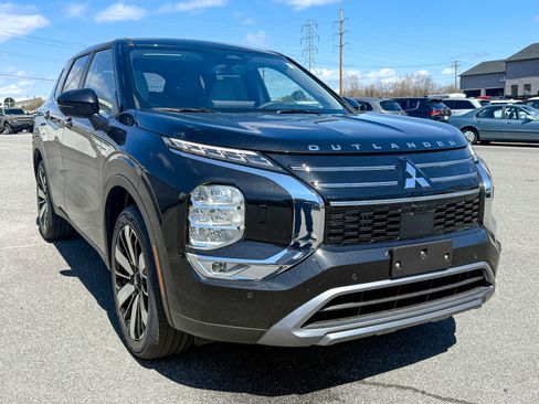 New 2026 Mitsubishi Outlander AWD image 1