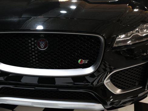 Used 2017 Jaguar F-PACE S AWD/4WD image 11