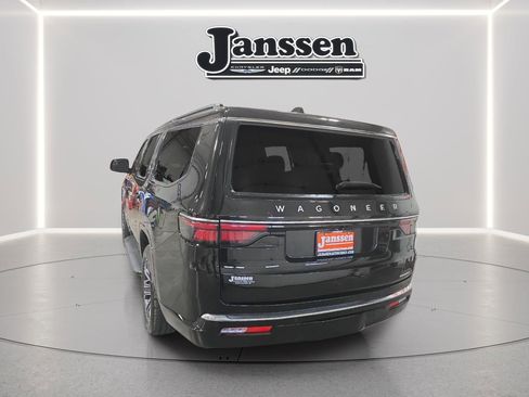 Used 2024 Jeep Wagoneer L Series II w/ Flexible Seating Group image 4