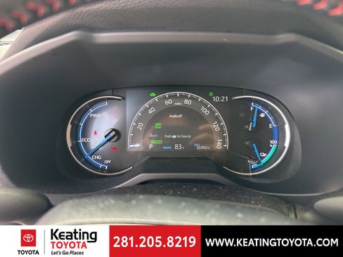 Used 2025 Toyota RAV4 SE w/ Weather & Moonroof Package image 19