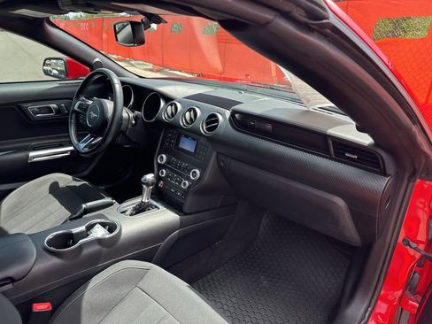 Used 2020 Ford Mustang Convertible image 15