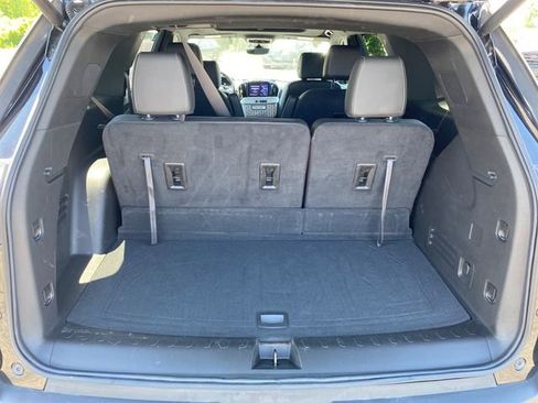 Certified 2023 Chevrolet Traverse LT w/ LT Premium Package AWD/4WD image 23