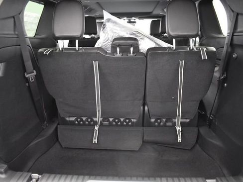 New 2026 Chrysler Pacifica Select AWD/4WD image 12