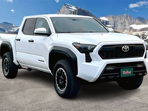 Used 2024 Toyota Tacoma TRD Off-Road image 12
