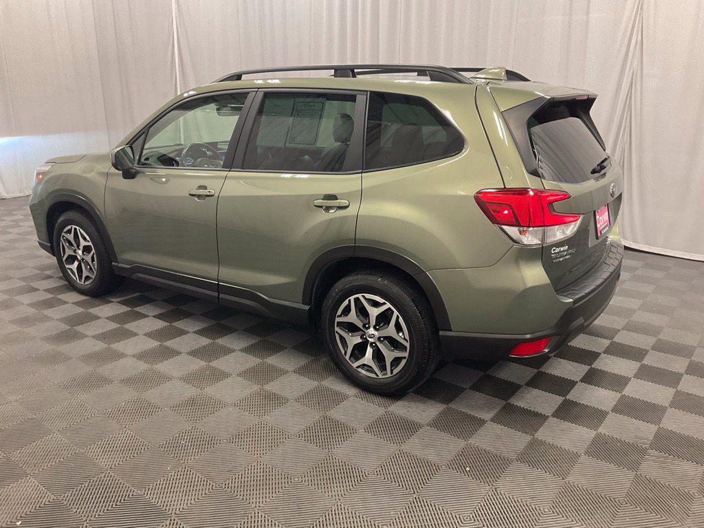 Used 2020 Subaru Forester Premium AWD/4WD image 4