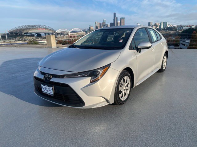 Used 2024 Toyota Corolla LE FWD image 4