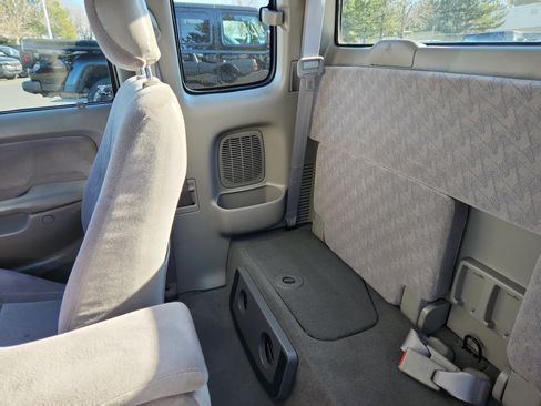 Used 2004 Toyota Tacoma 4x4 Xtracab V6 image 17