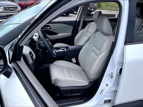 Certified 2024 Nissan Rogue SL AWD/4WD image 18
