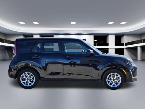 Certified 2024 Kia Soul LX w/ Option Group 015 image 6