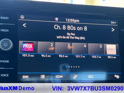 Certified 2025 Volkswagen Jetta SE image 27