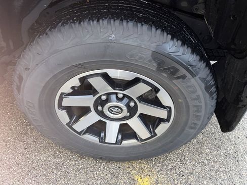 Used 2022 Toyota 4Runner TRD Off-Road Premium image 22