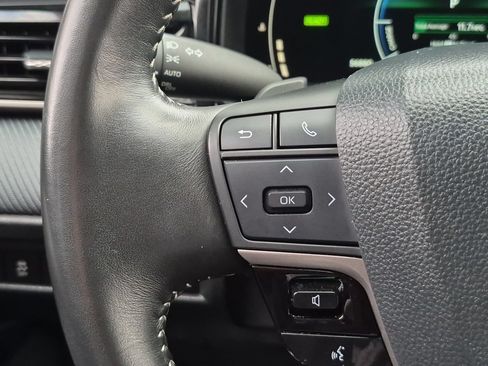 Used 2025 Toyota Camry SE FWD image 16