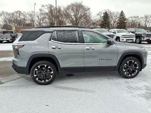 Used 2025 Chevrolet Equinox RS w/ Safety and Technology Package image 2