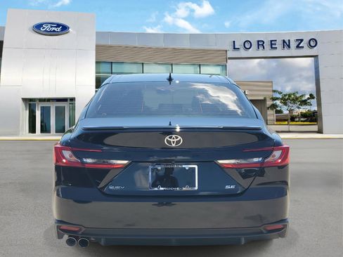 Used 2025 Toyota Camry SE FWD image 6