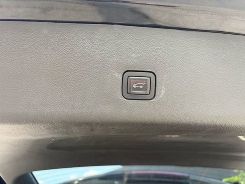 Used 2020 Chevrolet Traverse RS AWD/4WD image 30
