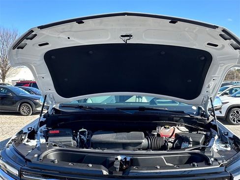 New 2026 Chevrolet Suburban Premier image 28