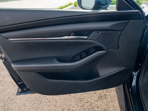 Used 2023 MAZDA MAZDA3 s FWD image 10