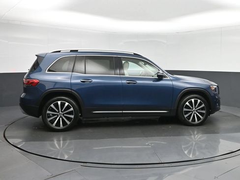 Used 2022 Mercedes-Benz GLB 250 4MATIC image 8