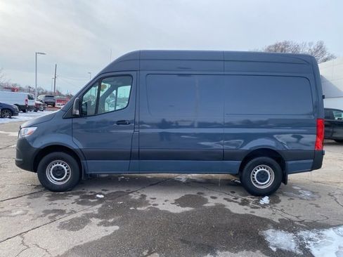 Used 2019 Mercedes-Benz Sprinter 144 Cargo image 9