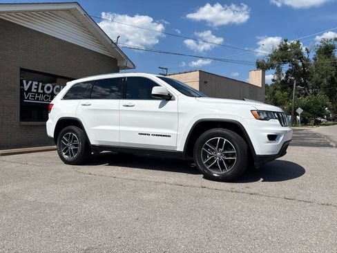 Used 2018 Jeep Grand Cherokee Laredo RWD image 8
