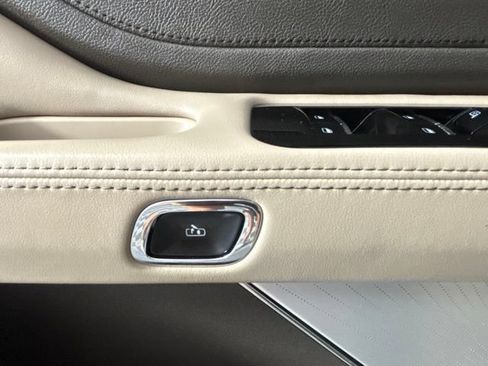 Used 2023 Lincoln Aviator Reserve w/ Equipment Group 201A AWD/4WD image 15