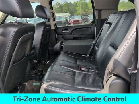 Used 2010 Chevrolet Suburban LT image 24