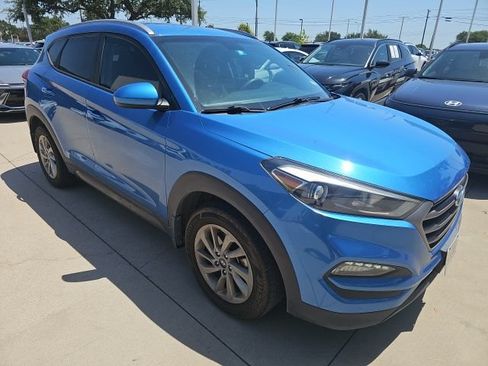 Used 2016 Hyundai Tucson SE w/ Option Group 02 FWD image 3