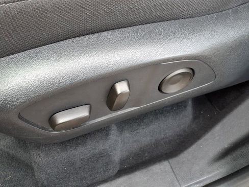 Used 2025 GMC Acadia Elevation image 10