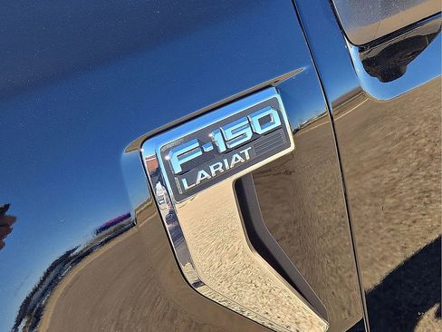Used 2023 Ford F150 Lariat w/ Trailer Tow Package image 11