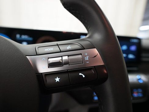 Used 2025 Hyundai Kona SEL image 18