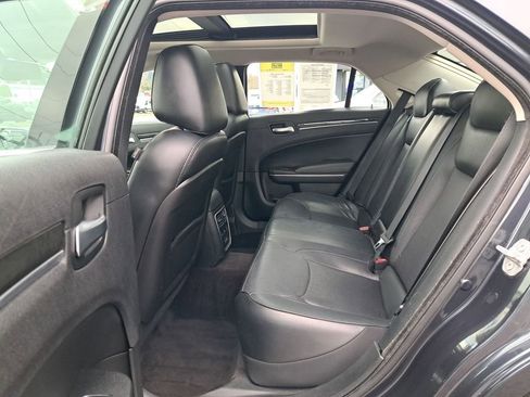 Used 2016 Chrysler 300 C image 11