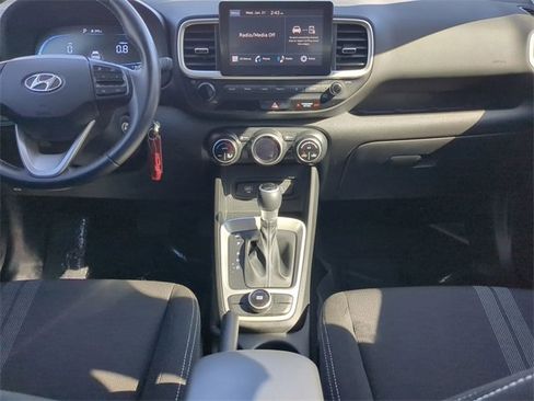 Used 2023 Hyundai Venue SEL image 13