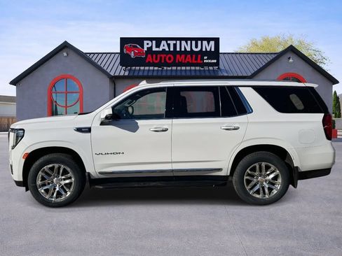 Used 2023 GMC Yukon SLT w/ SLT Luxury Package AWD/4WD image 6
