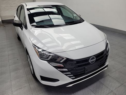 Used 2024 Nissan Versa S FWD image 14
