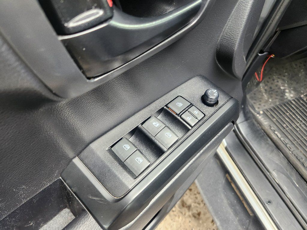 Used 2023 Toyota Tacoma SR AWD/4WD image 13