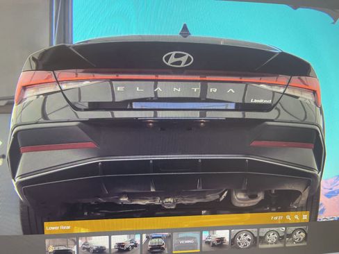 Used 2025 Hyundai Elantra Limited FWD image 6