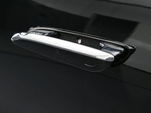 Used 2025 Mercedes-Benz E 350 4MATIC Sedan image 37