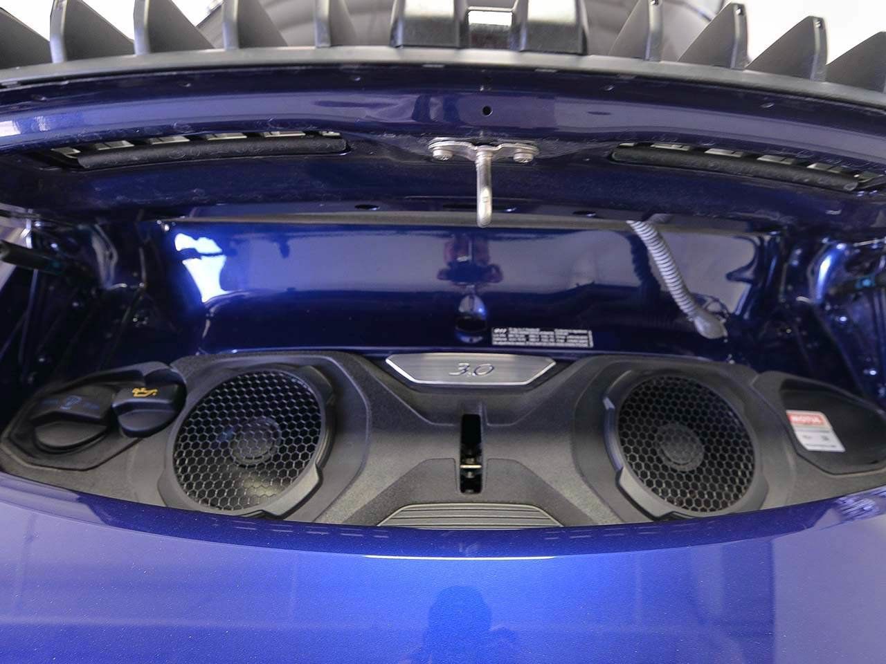 Used 2020 Porsche 911 Carrera RWD image 4