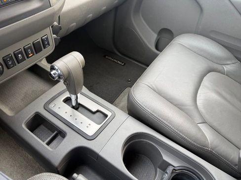 Used 2015 Nissan Frontier SL AWD/4WD image 13