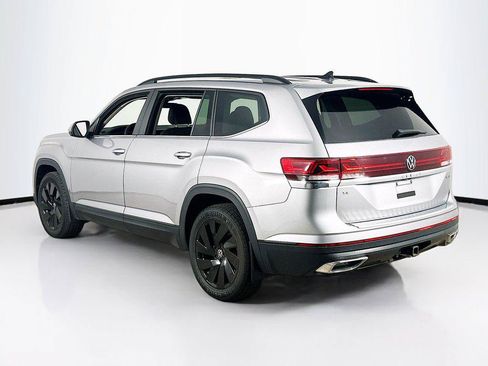 Certified 2024 Volkswagen Atlas SE w/ Panoramic Sunroof Package AWD/4WD image 7