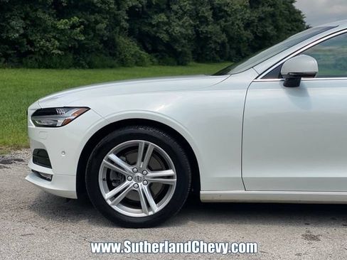 Used 2017 Volvo S90 T5 Momentum w/ Convenience Package FWD image 10